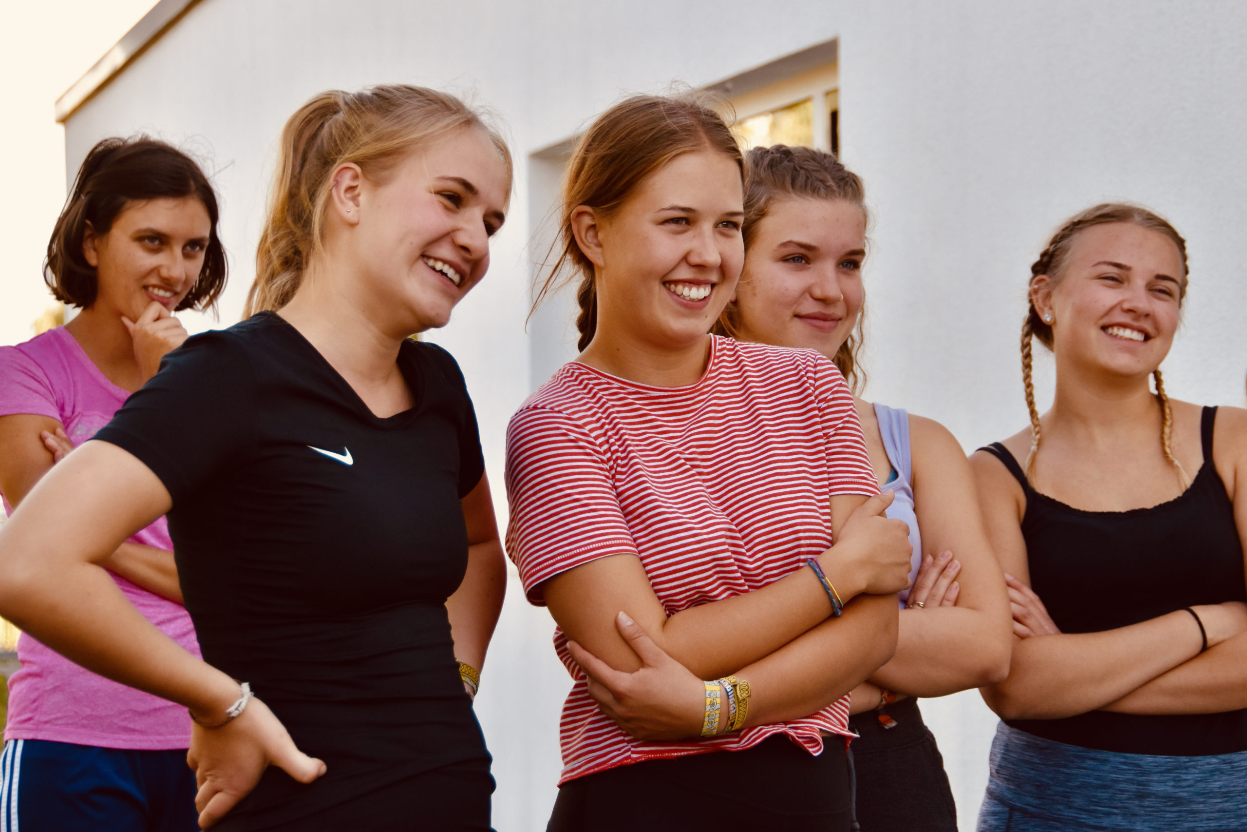 Teilnehmerinnen beim Frauen-Selbstverteidigungskurs von MIDGUARD